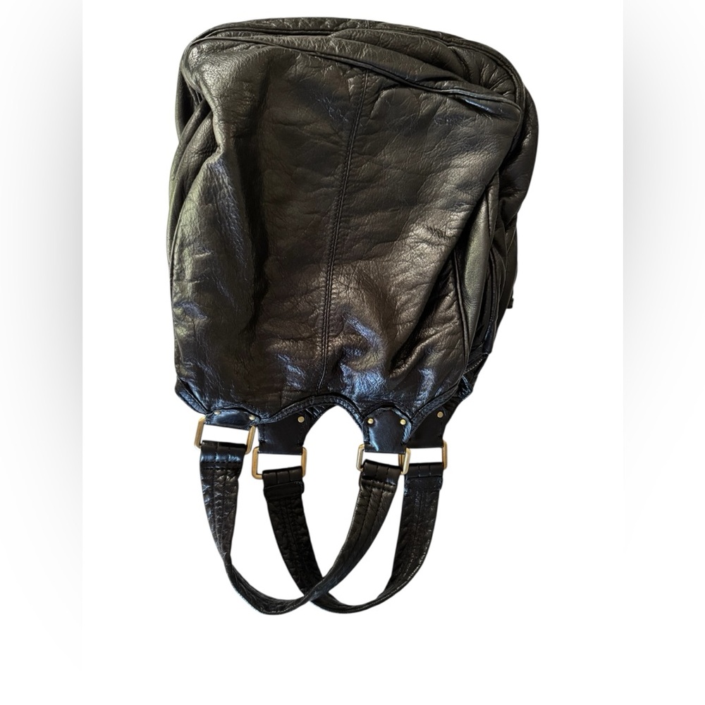 Elegant Black Leather Tote Bag - Picture 14 of 15
